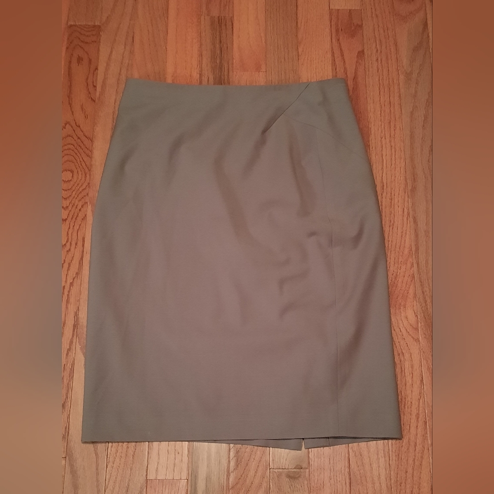 Ann Taylor Skirt- Size 6